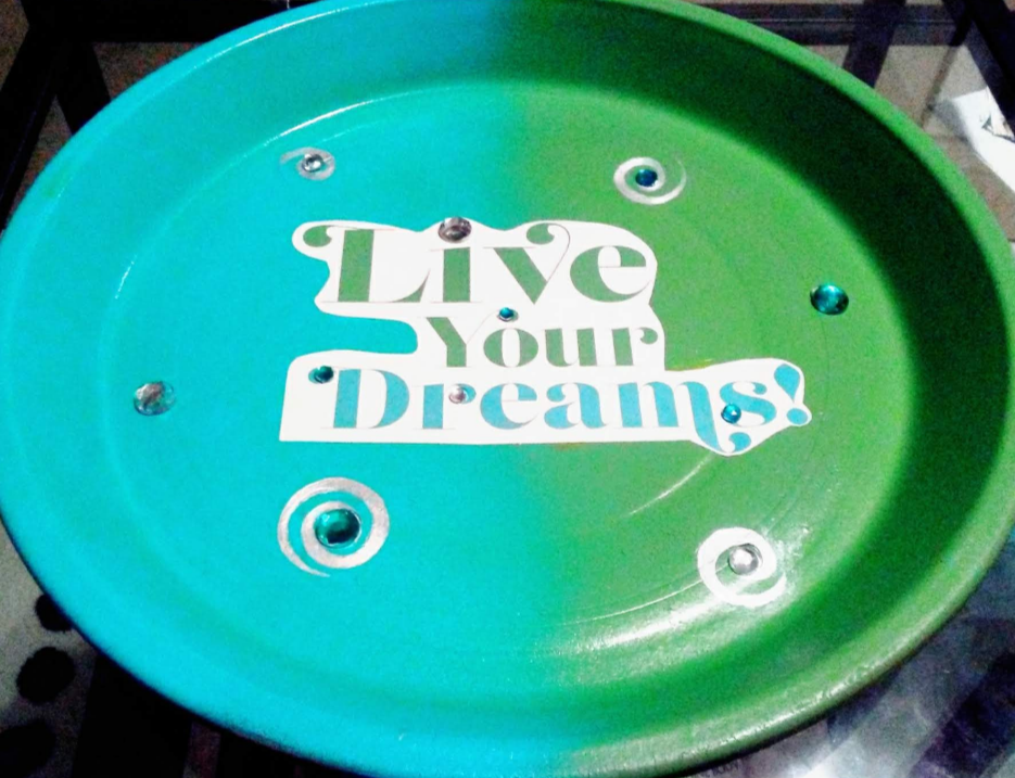 P3 | "Live Your Dreams" | 14" Terracotta Medifestation Plate